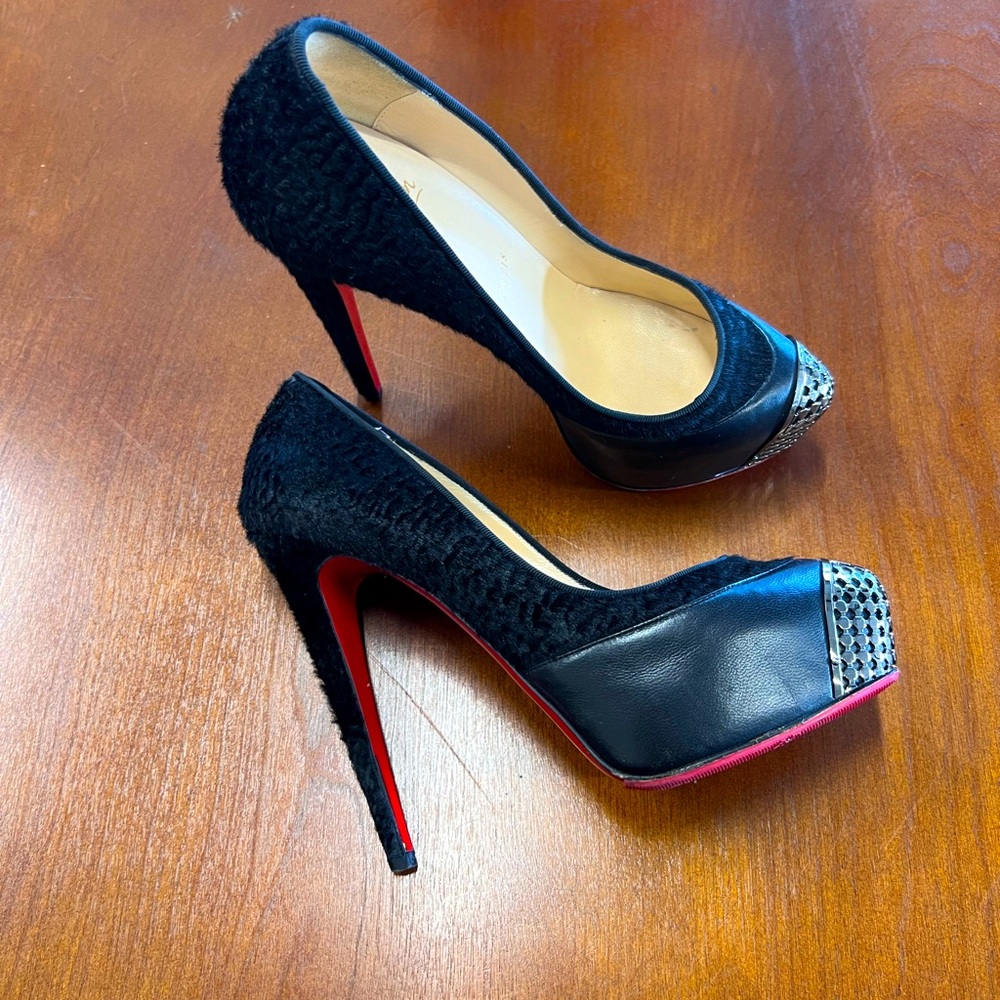 Christian Louboutin Maggie pony hair pump Size 38 Made in Italy Black on Black